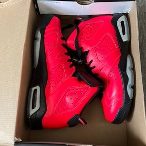 Kids 5.5Y Air Jordan 6 Retro (2014)  Basically New
